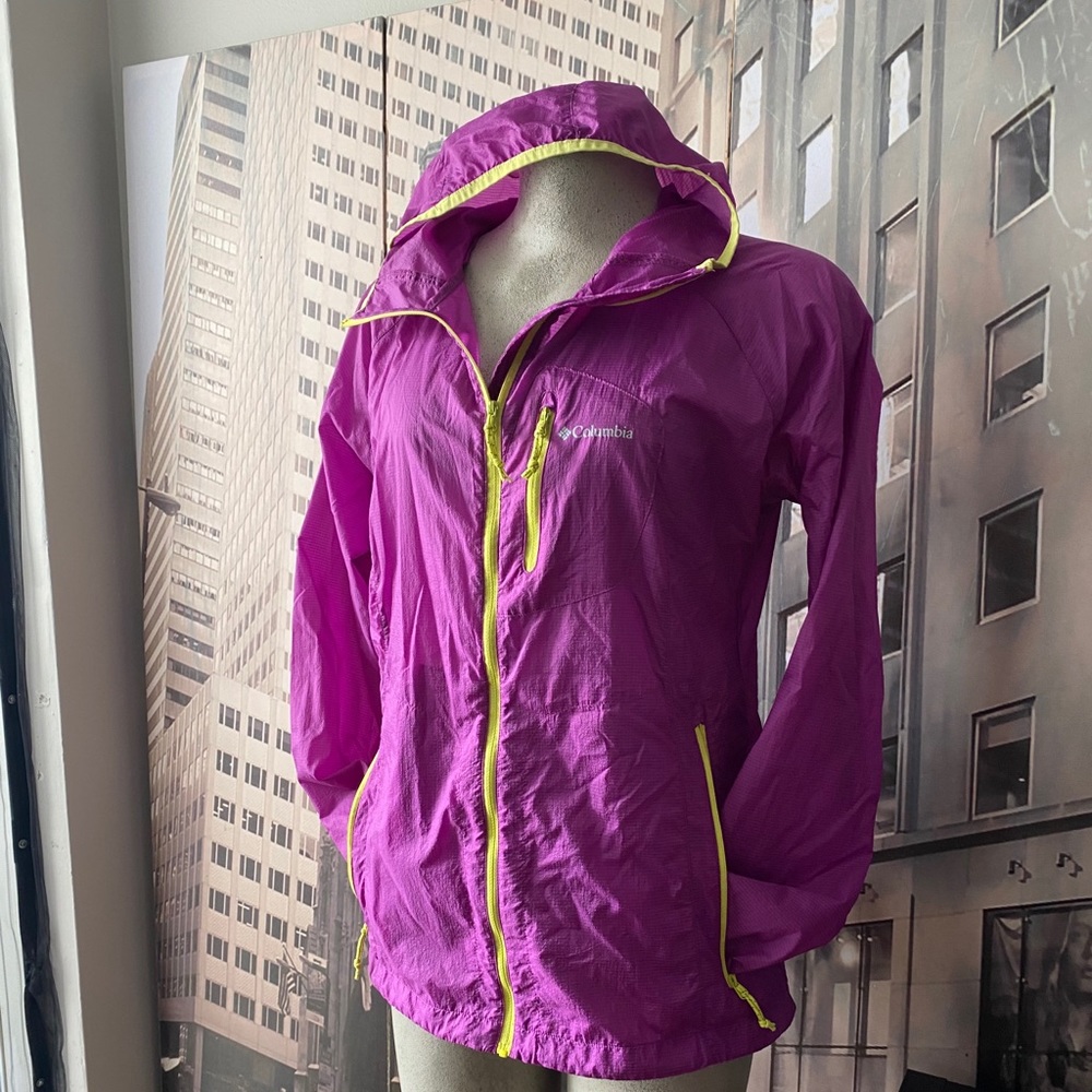 Columbia - ultra light weight wind jacket